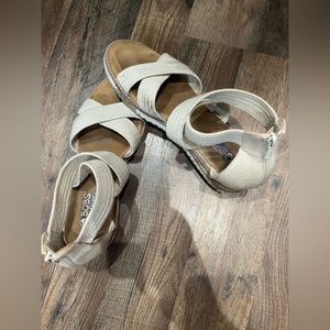 Women’s sandals
